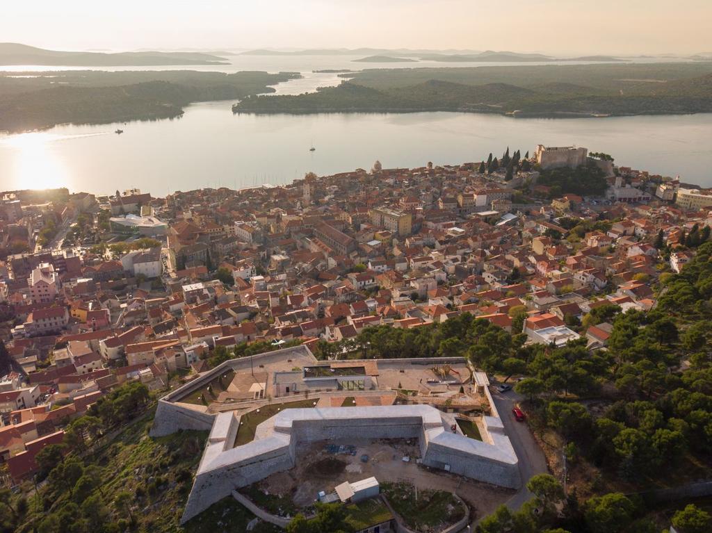 Apartments Emi & Nini Šibenik Exteriör bild
